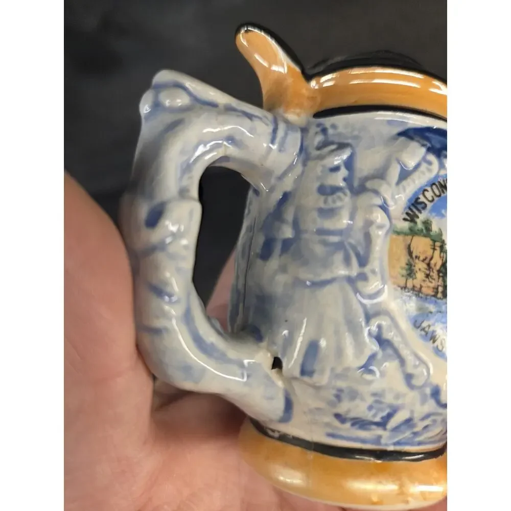 Vintage Wisconsin Dells Jaws of the Dells Beer Stein Salt & Pepper Shakers Japan